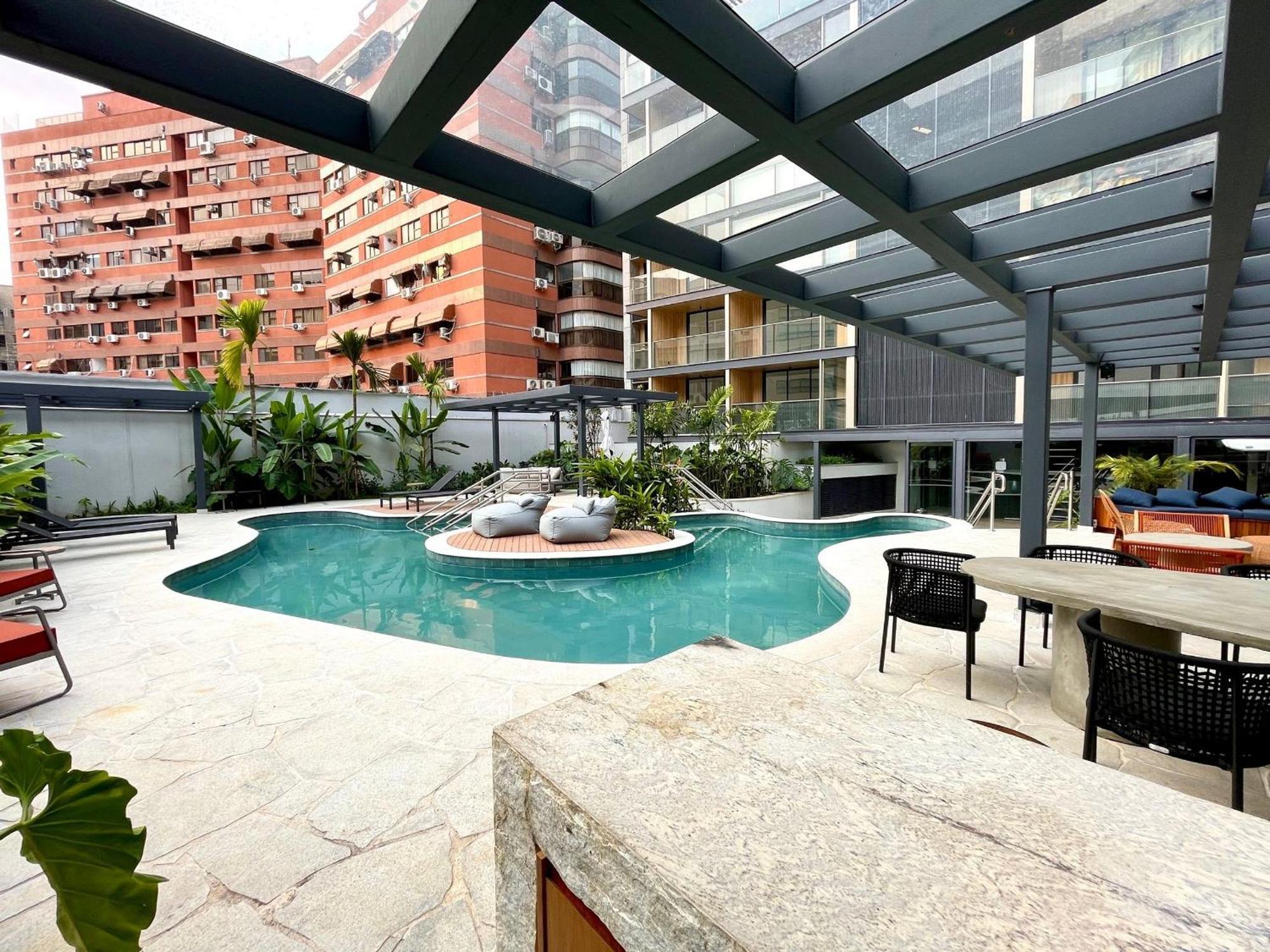 Apartamento Leblon - Moderno Com Piscina E Academia. *